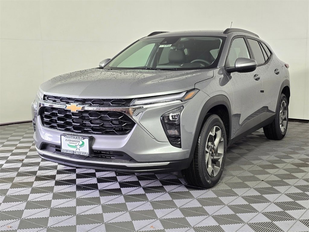 New 2025 Chevrolet Trax LT SUV