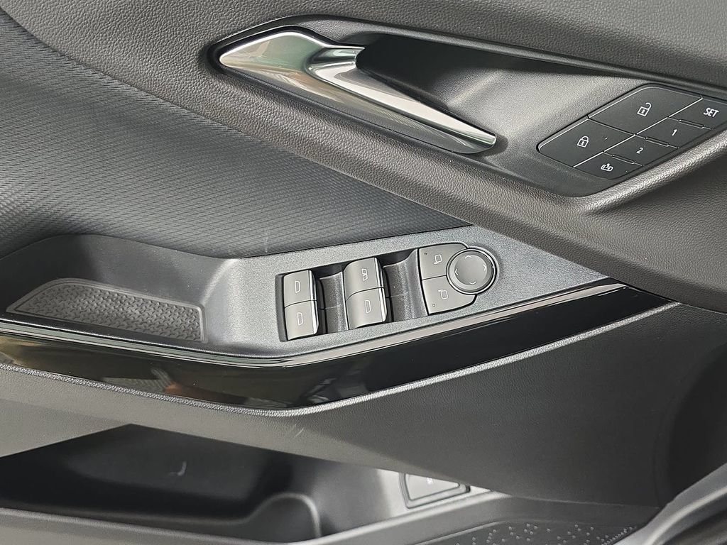 2027 Chevrolet Equinox RS - Photo 24