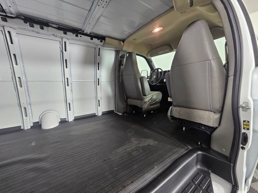 2025 Chevrolet Express Cargo Work Van - Photo 13