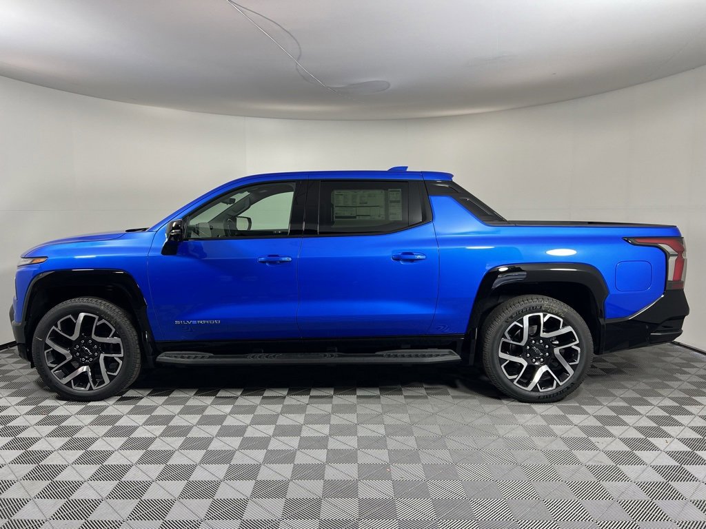 2025 Chevrolet Silverado EV RST photo 4