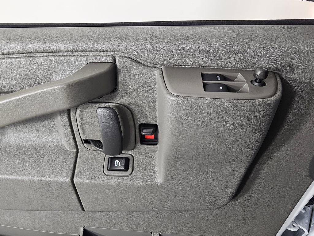 2025 Chevrolet Express Cargo Work Van - Photo 19