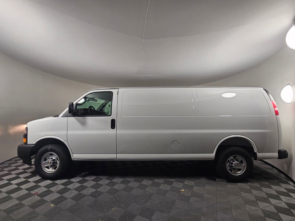 2025 Chevrolet Express Cargo Work Van - Photo 4