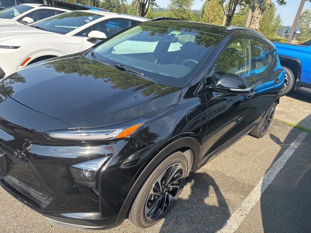 Used 2023 Chevrolet Bolt EUV Premier with VIN 1G1FZ6S09P4102084 for sale in Issaquah, WA