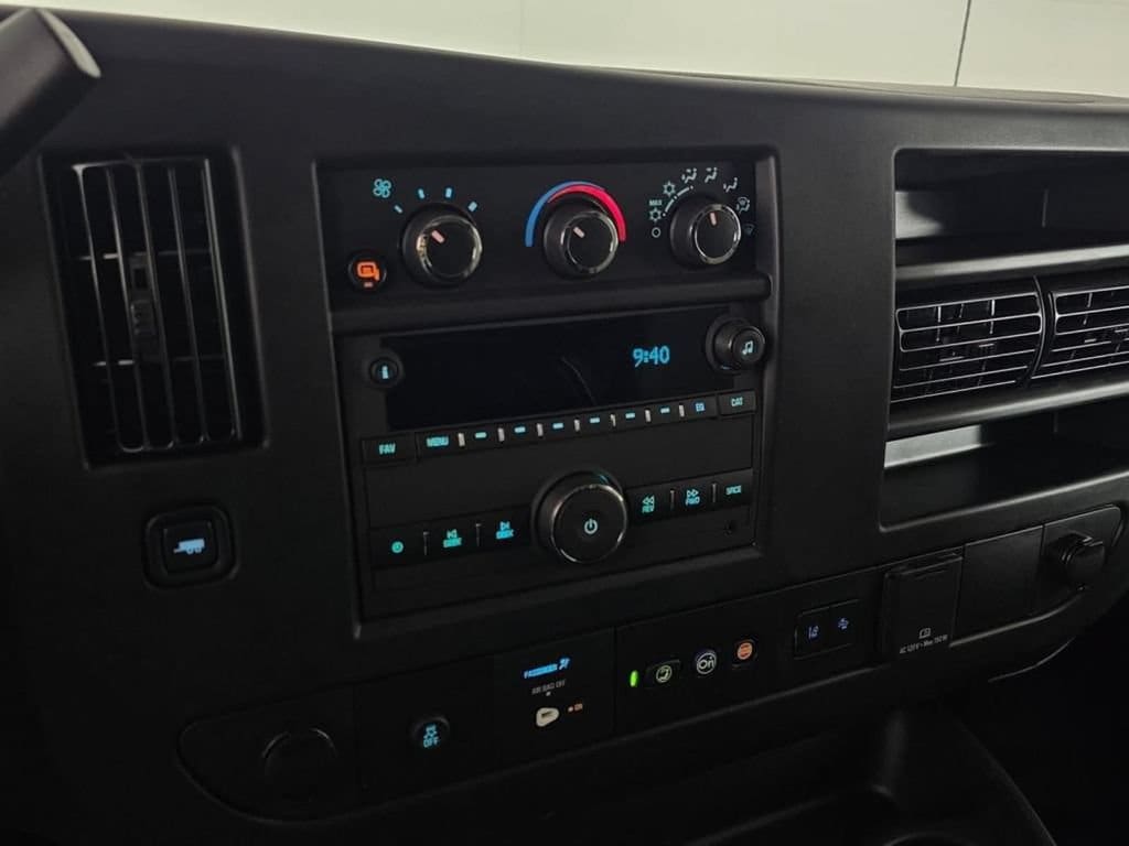 2025 Chevrolet Express Cargo Work Van - Photo 22