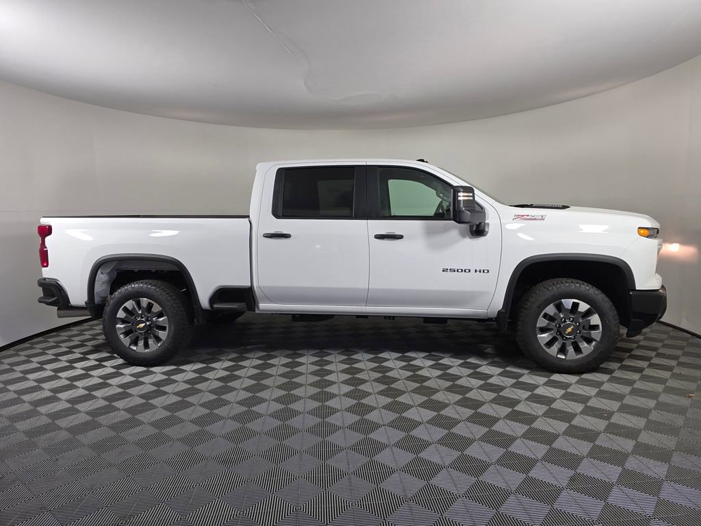 2026 Chevrolet Silverado 2500 HD Custom - Photo 8