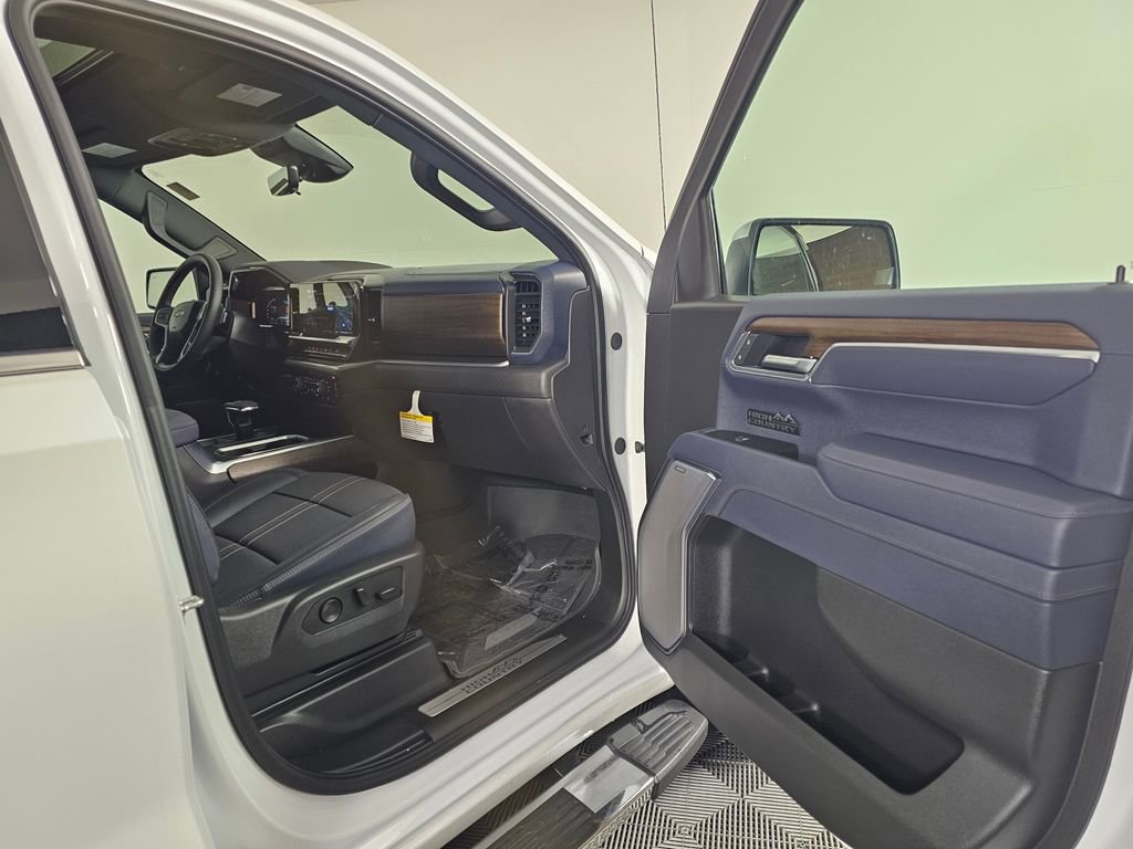 2025 Chevrolet Silverado 1500 High Country - Photo 13