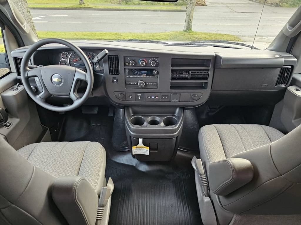 2025 Chevrolet Express Cargo Work Van - Photo 33
