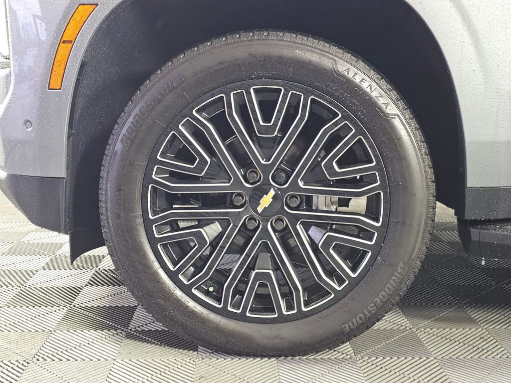 2026 Chevrolet Suburban Premier - Photo 9