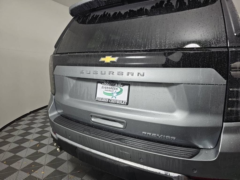 2026 Chevrolet Suburban Premier - Photo 15