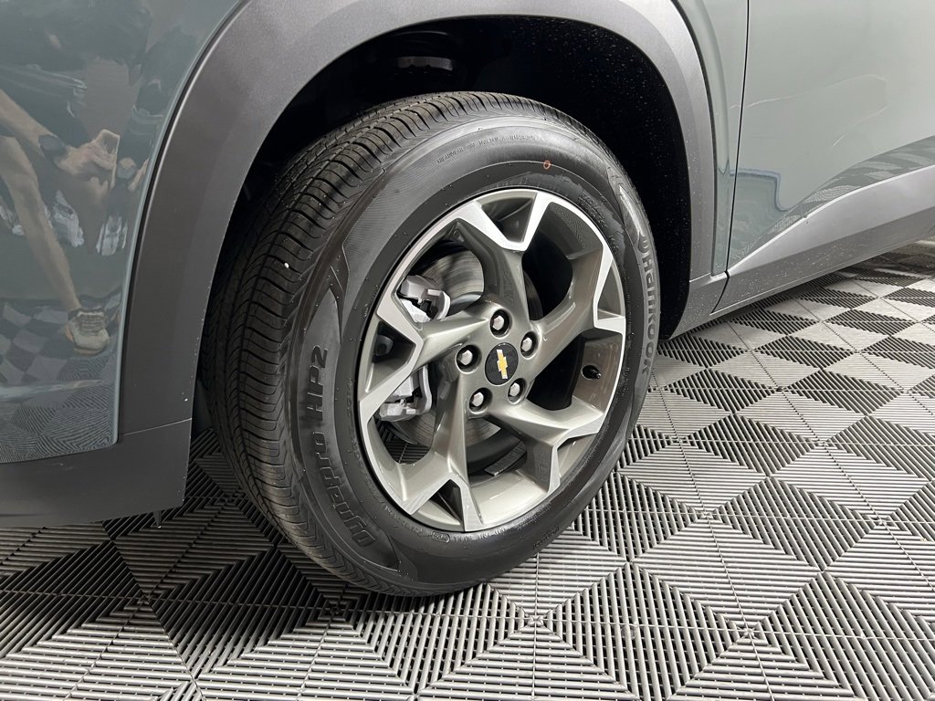2026 Chevrolet Trax LT photo 3