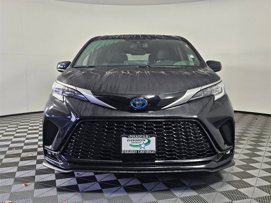 2023 Toyota Sienna XSE photo 2
