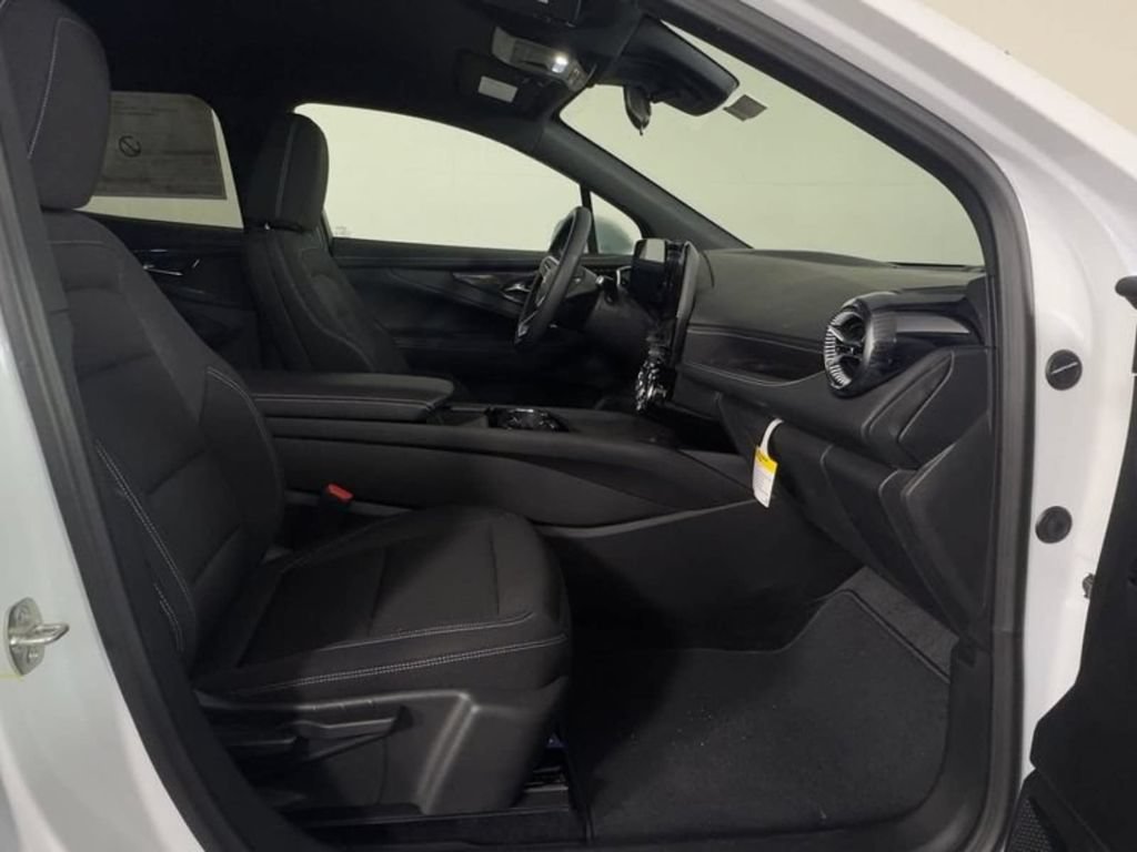 2025 Chevrolet Blazer EV LT - Photo 11