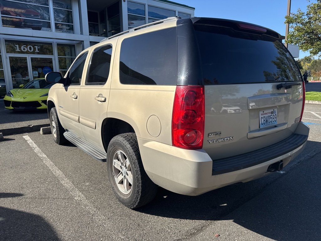 2008 Gmc Yukon SL photo 2
