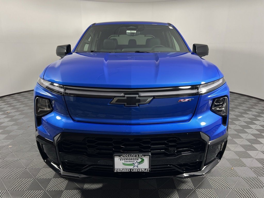 2025 Chevrolet Silverado EV RST photo 2