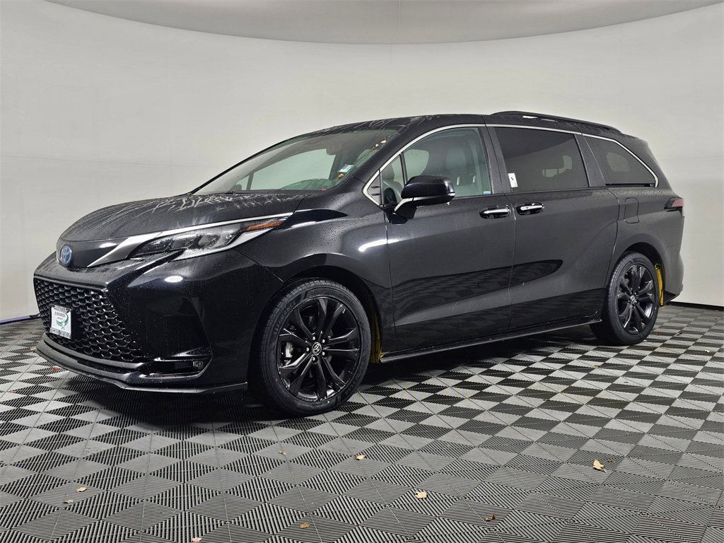 2023 Toyota Sienna XSE photo 3