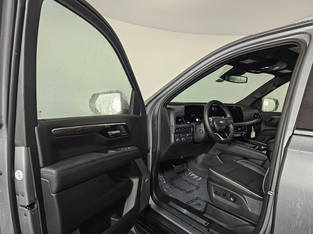 2026 Chevrolet Suburban Premier - Photo 22