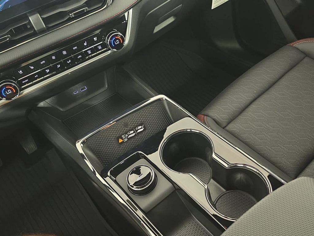 2027 Chevrolet Equinox RS - Photo 21