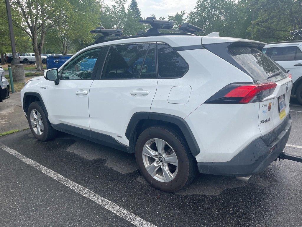 2021 Toyota RAV4 Hybrid LE photo 2