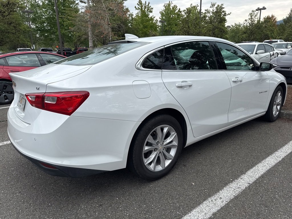2024 Chevrolet Malibu 1LT photo 3