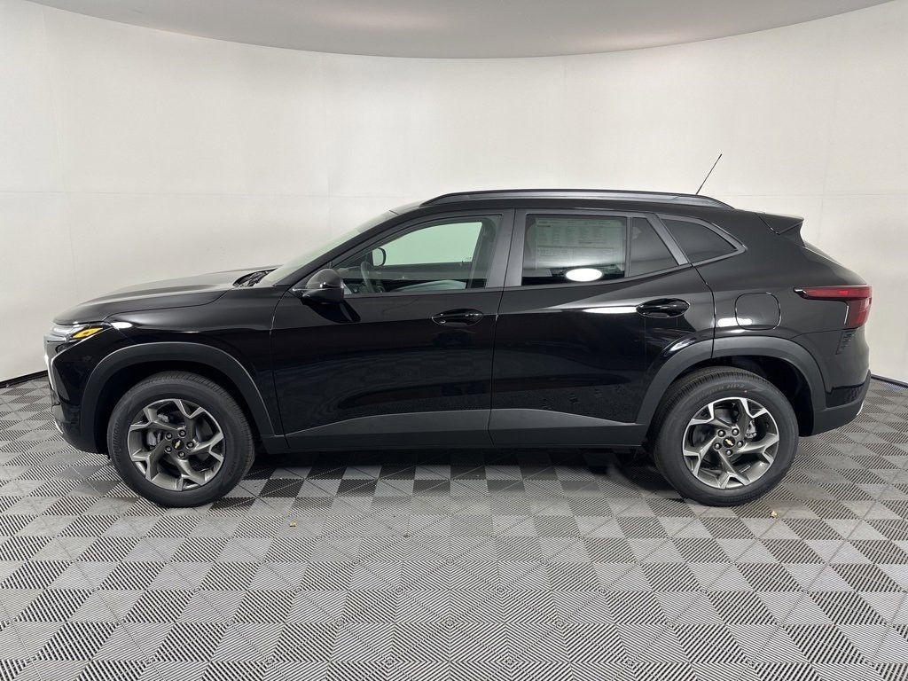 New 2025 Chevrolet Trax LT SUV