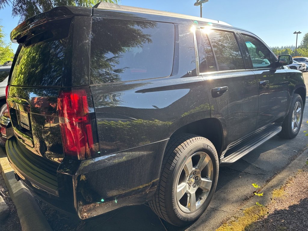 2016 Chevrolet Tahoe LT photo 3