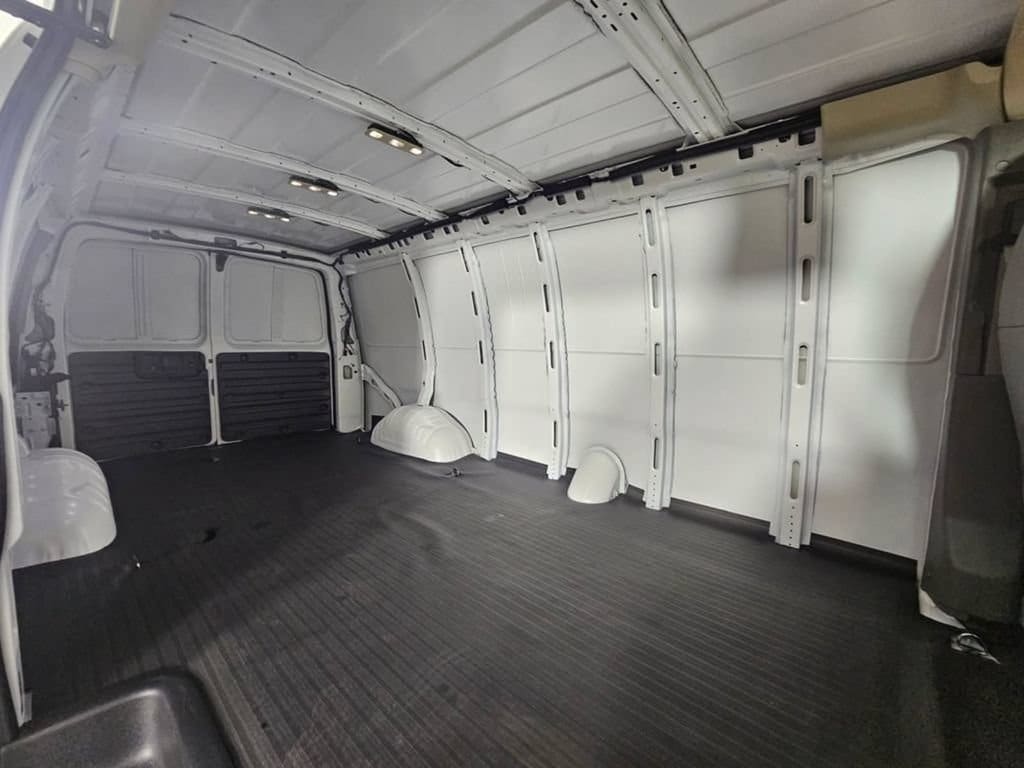 2025 Chevrolet Express Cargo Work Van - Photo 12