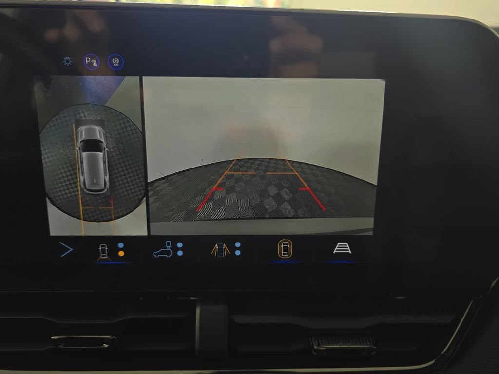 2027 Chevrolet Equinox RS - Photo 19