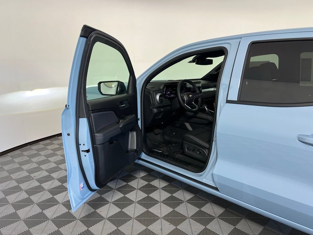 2025 Chevrolet Colorado LT - Photo 14