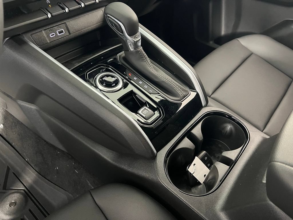 2025 Chevrolet Colorado LT - Photo 25