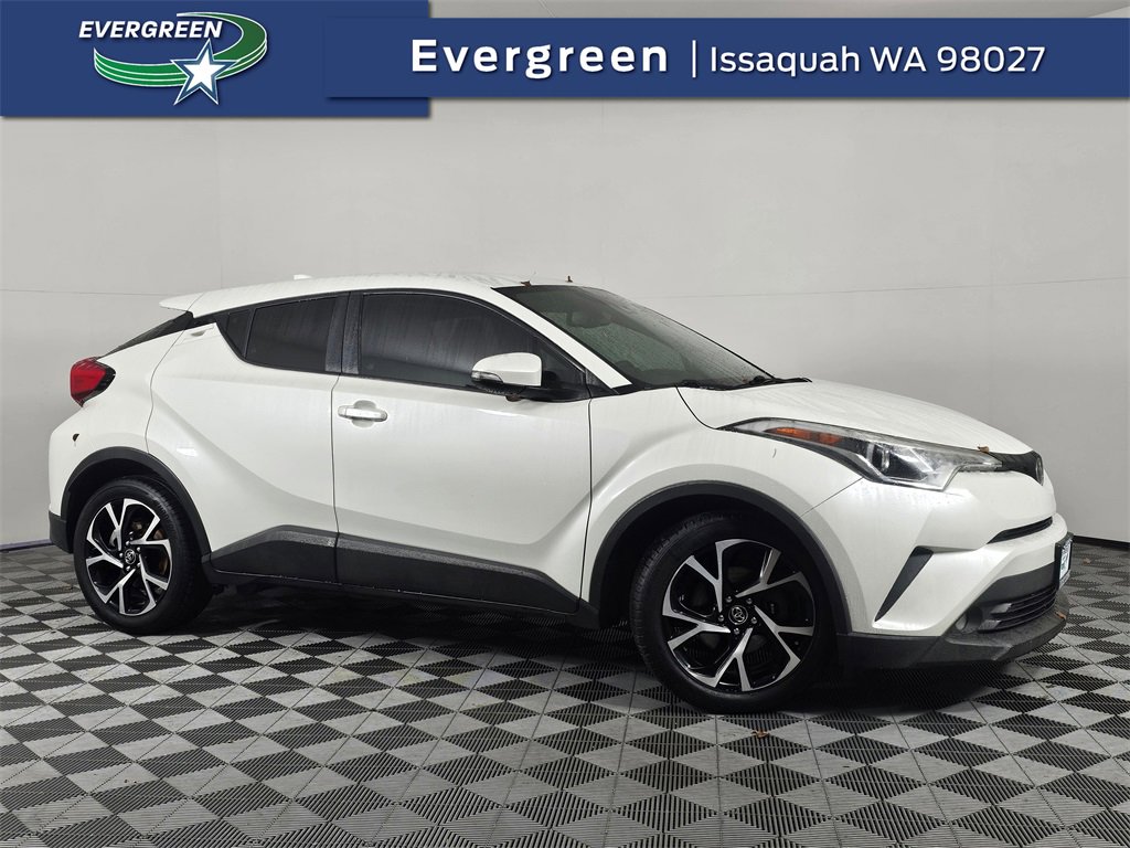 2018 Toyota C-HR XLE Premium's photo