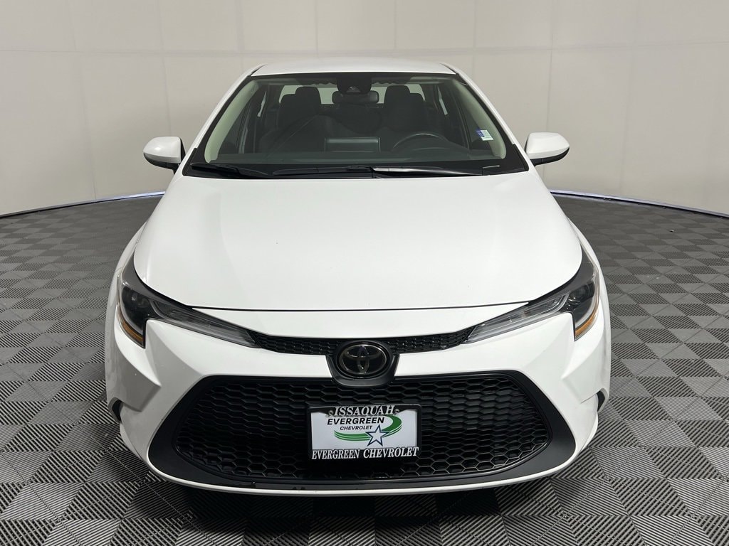Used 2021 Toyota Corolla LE with VIN 5YFEPMAE6MP181684 for sale in Northfield, Minnesota