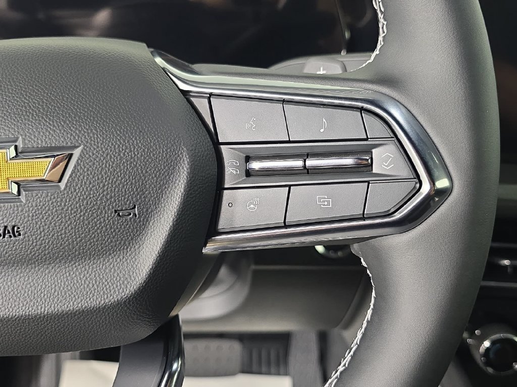 2027 Chevrolet Traverse LT - Photo 13