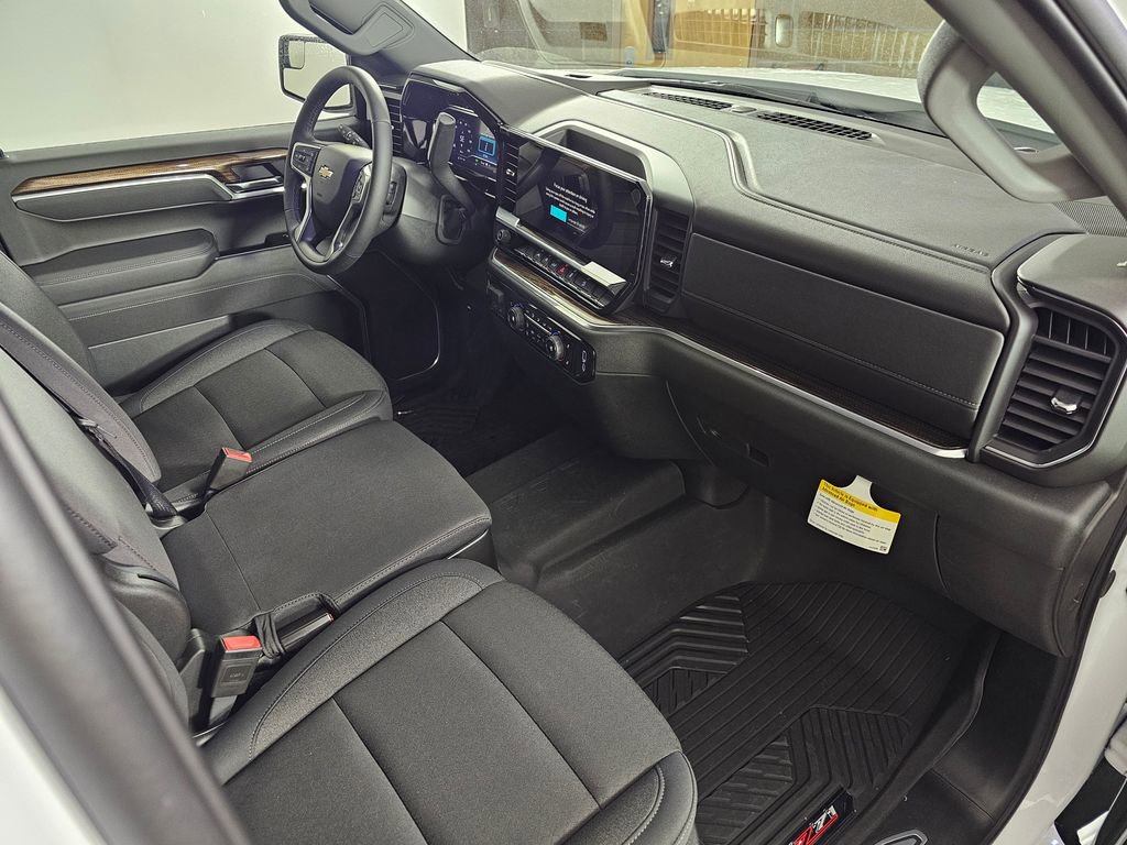 2025 Chevrolet Silverado 1500 LT - Photo 11