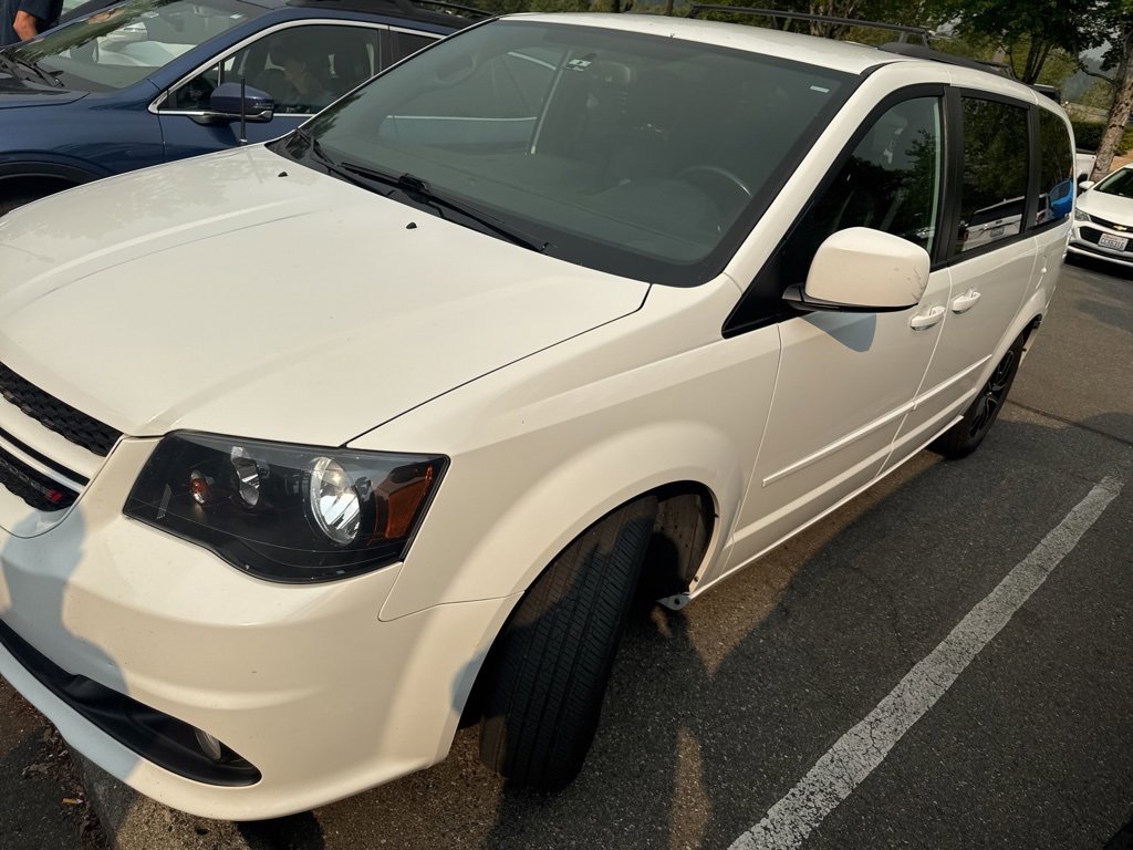2017 Dodge Grand Caravan GT photo 3