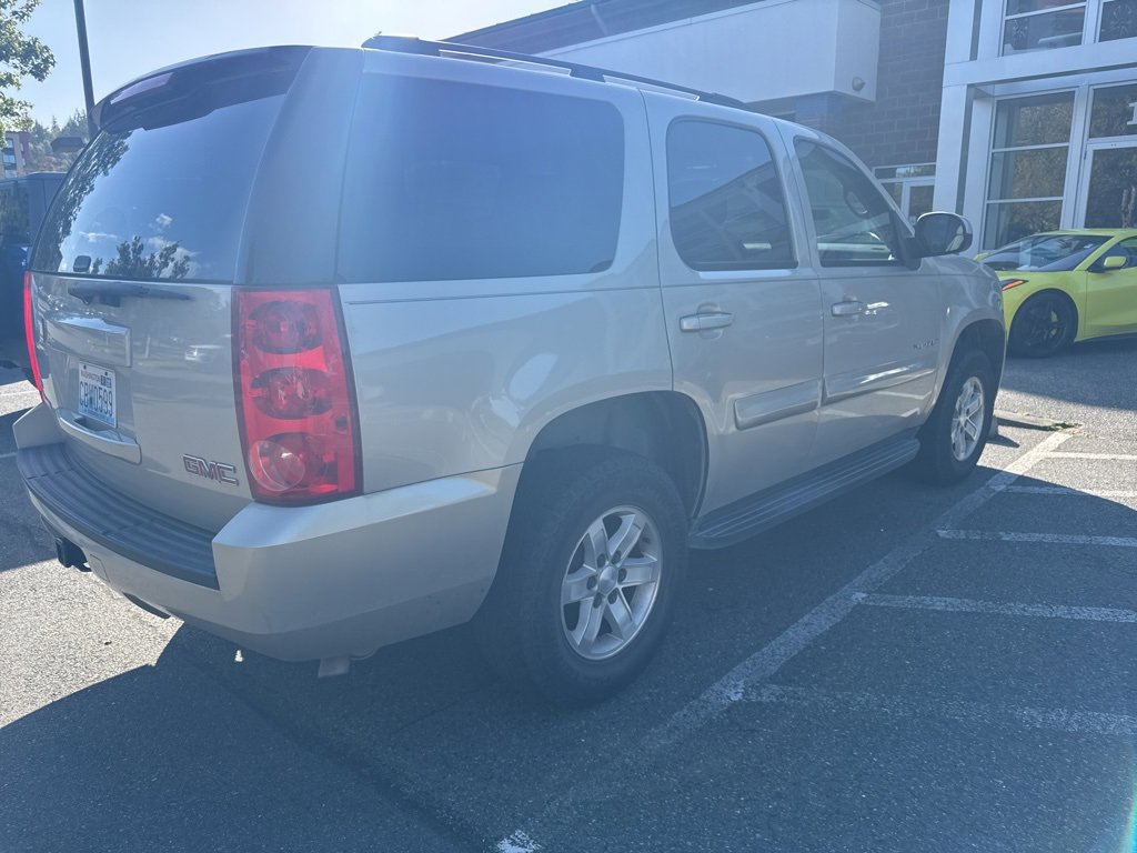 2008 Gmc Yukon SL photo 3