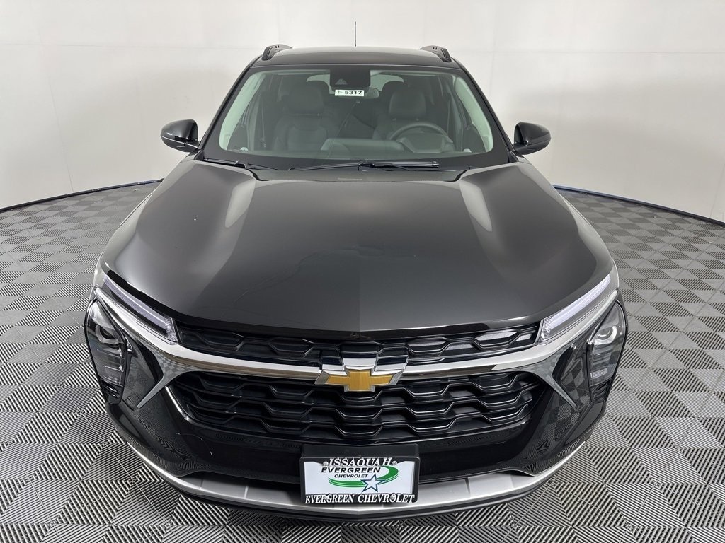 New 2025 Chevrolet Trax LT SUV