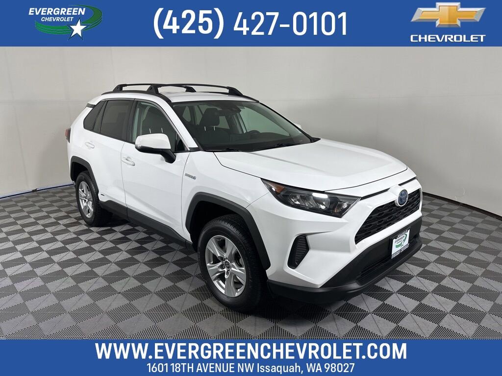2021 Toyota RAV4 LE's photo