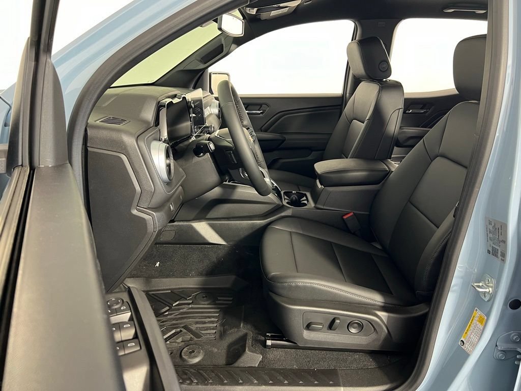 2025 Chevrolet Colorado LT - Photo 16