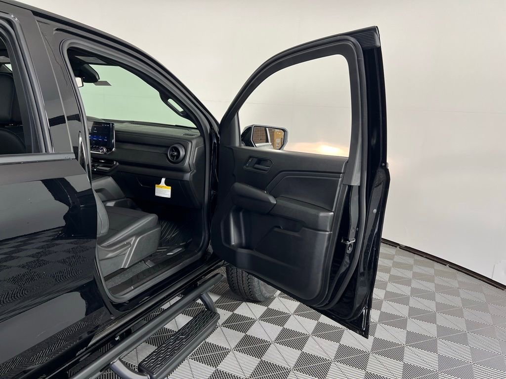 2025 Chevrolet Colorado Trail Boss - Photo 25