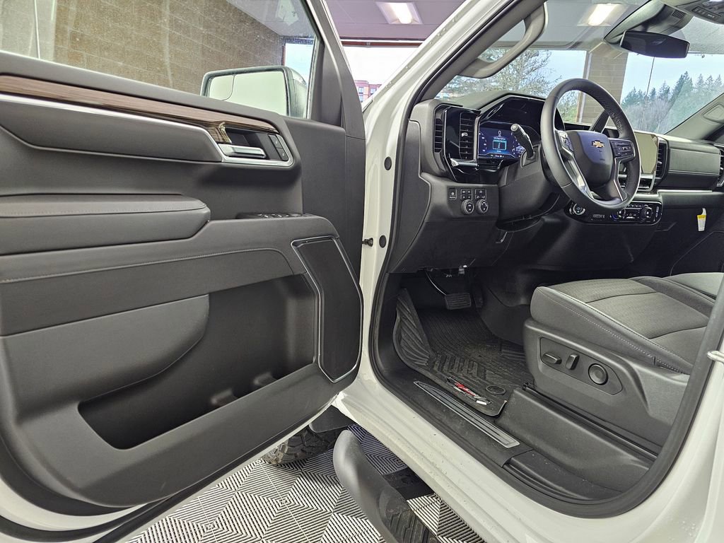 2025 Chevrolet Silverado 1500 LT - Photo 23