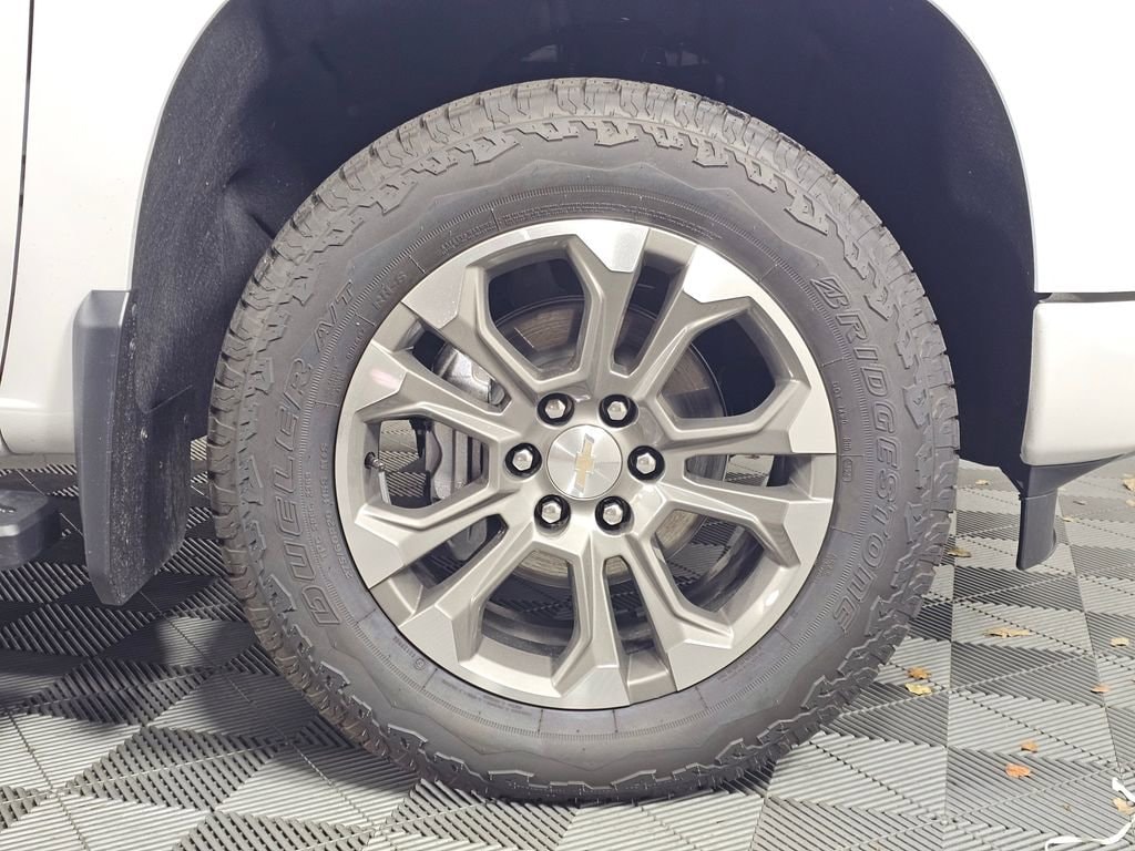 2025 Chevrolet Silverado 1500 High Country - Photo 9