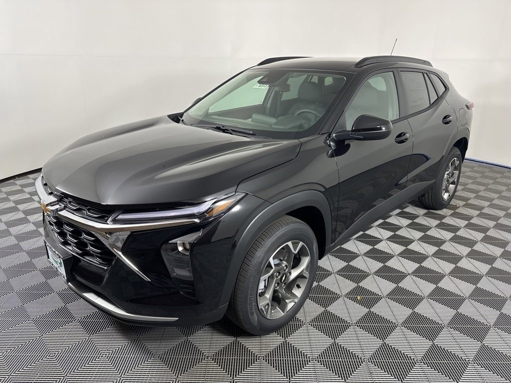 New 2025 Chevrolet Trax LT SUV