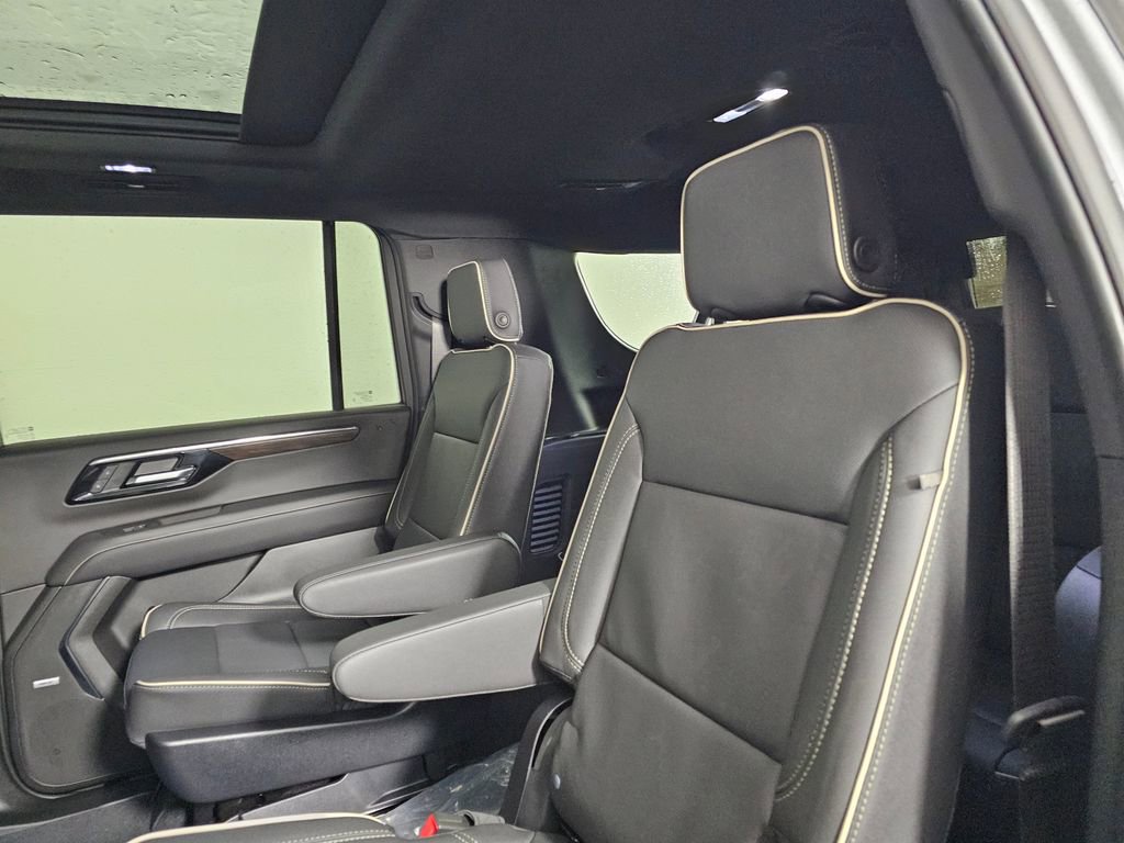 2026 Chevrolet Suburban Premier - Photo 19