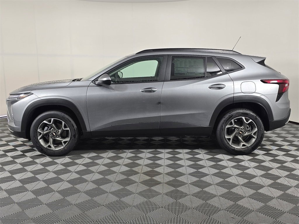 New 2025 Chevrolet Trax LT SUV