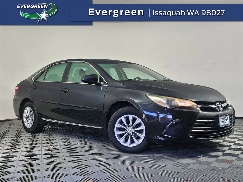 2017 Toyota Camry LE's photo