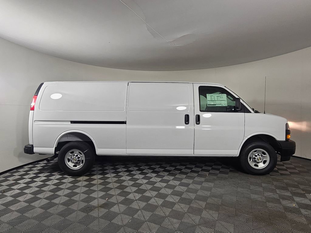 2025 Chevrolet Express Cargo Work Van - Photo 7