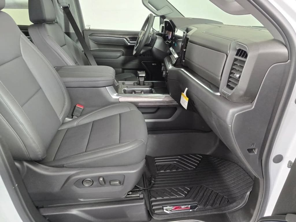 2026 Chevrolet Silverado 1500 LTZ - Photo 11