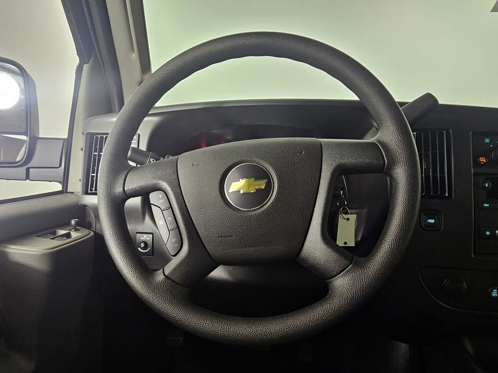 2025 Chevrolet Express Cargo Work Van - Photo 21