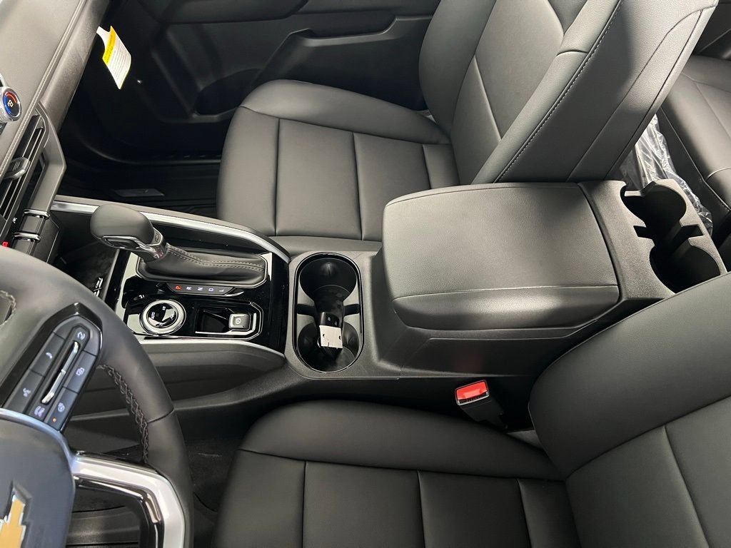 2025 Chevrolet Colorado LT - Photo 24