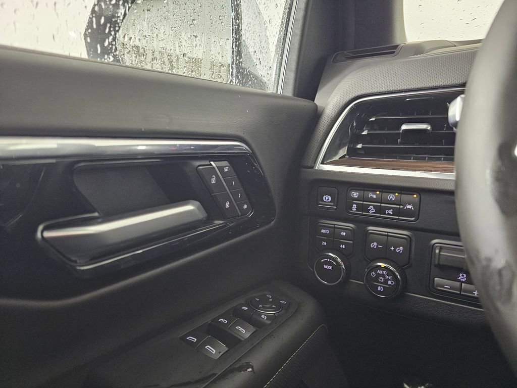 2026 Chevrolet Suburban Premier - Photo 31